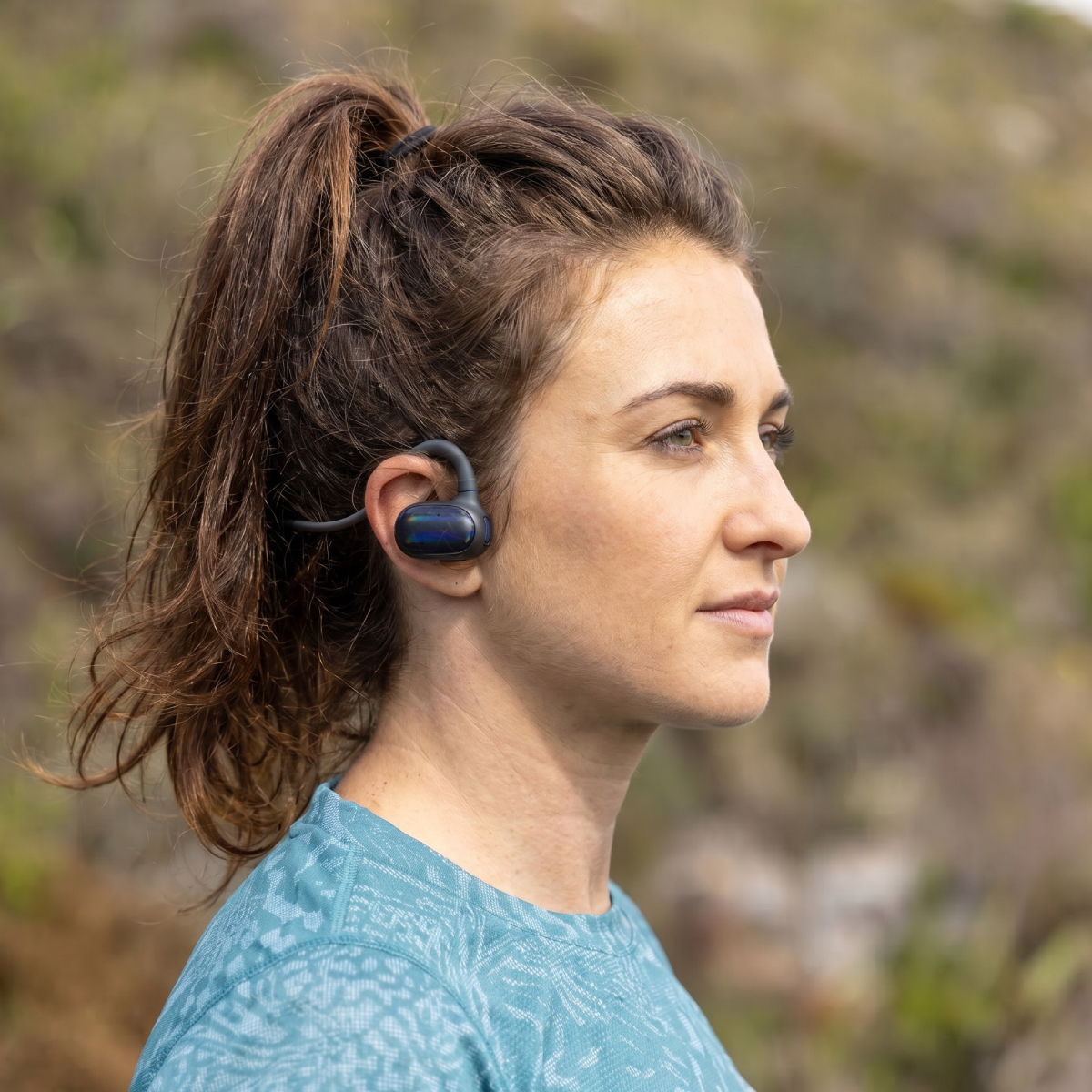 Aura Black Over Ear Headphones - Image 2